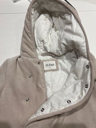 Buzo bebé cálido, color beige