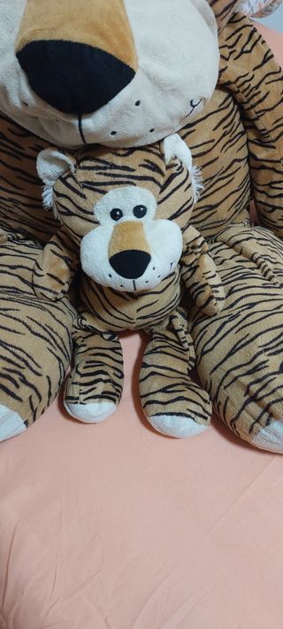 Peluche tigre gigante - 2uds