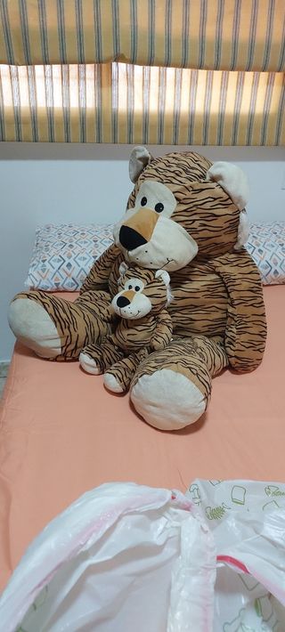 Peluche tigre gigante - 2uds