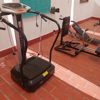 Plataforma vibración Gym Vital, banco abdominales 