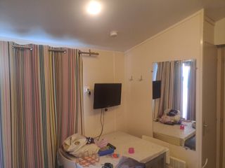 Parcela con mobil-home, jardín y piscina