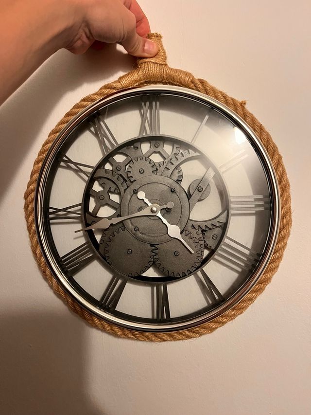 Reloj de engranajes con cuerda