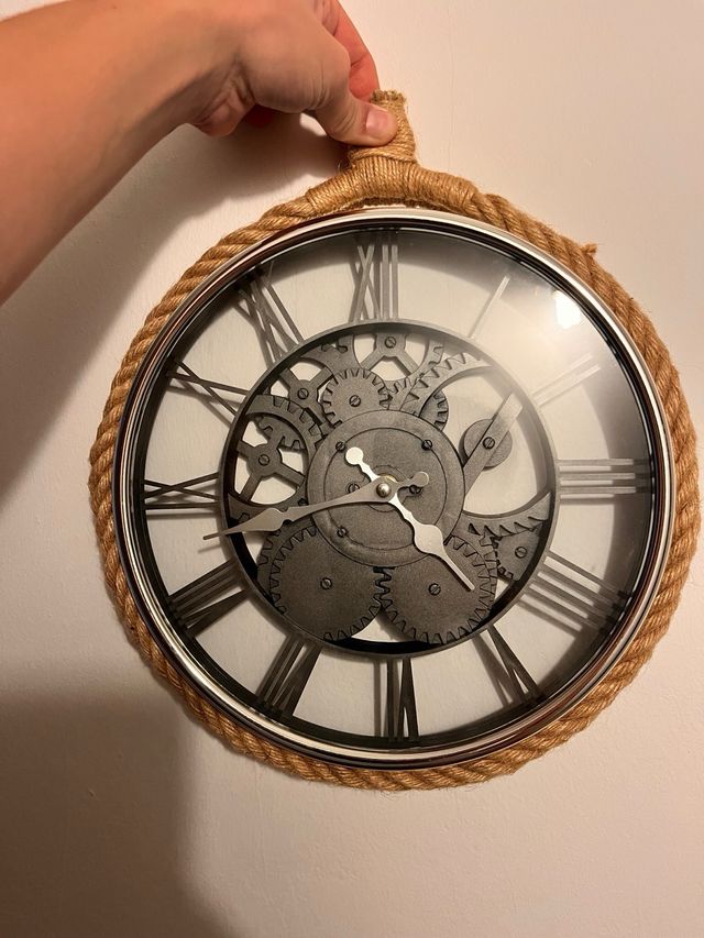 Reloj de engranajes con cuerda