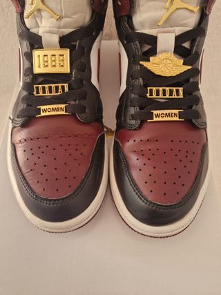 Nike Air Jordan 1 Mid SE Black Dark Beetroot.