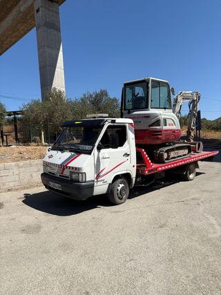 Grúas 24h servicios  616421668