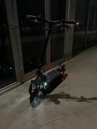 2 patinetes eléctricos 
