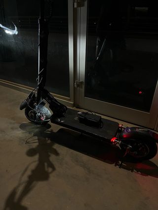 2 patinetes eléctricos 
