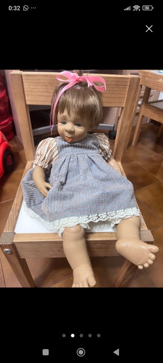 Muñeca bebé expresiva