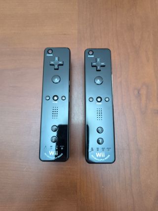 2 Mandos Wii Motion Plus Negros