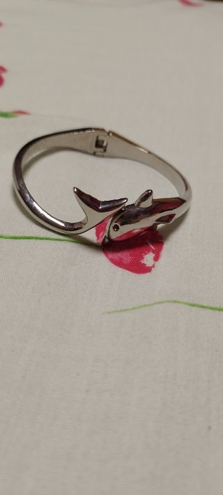 Pulsera Delfín Plateada