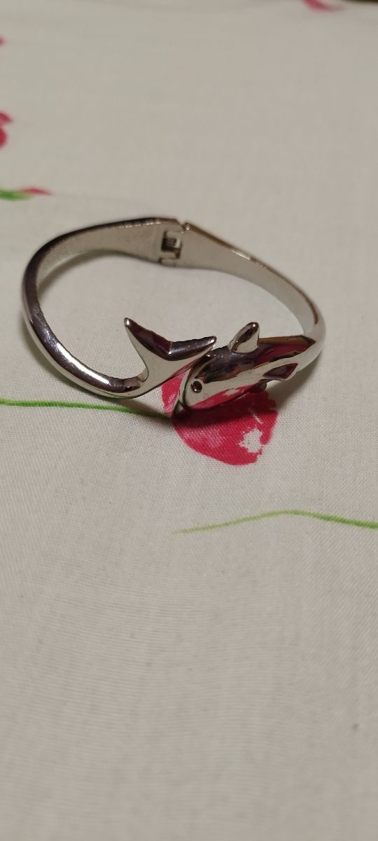 Pulsera Delfín Plateada