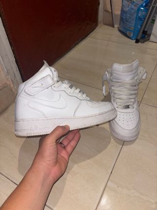 Nike Air Force 1 Mid blancas