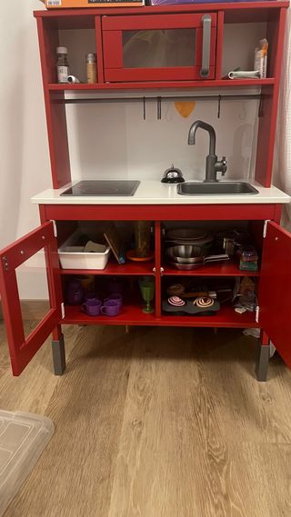 Cocina juguete IKEA roja