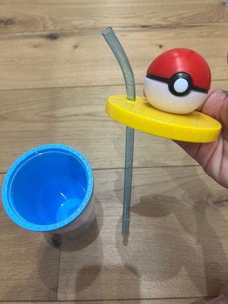 Botella Pikachu infantil
