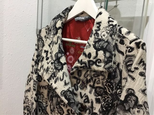 Abrigo Desigual beige y negro