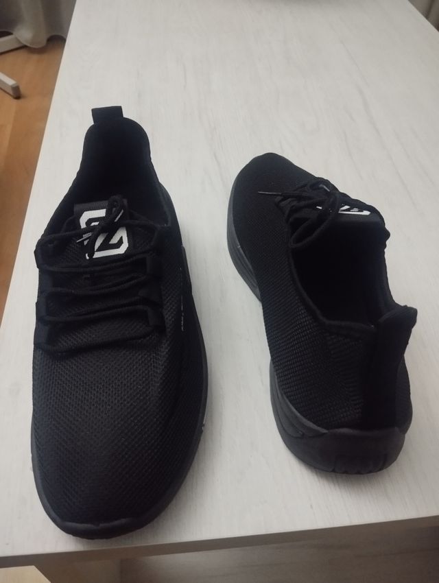 Zapatillas deportivas negras