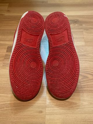 Zapatillas Nike Dunk Low rojas y blancas