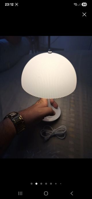 Lámpara de mesa LED blanca