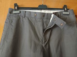 Pantalón vestir gris hombre