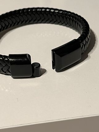 Pulsera trenzada negra magnética 