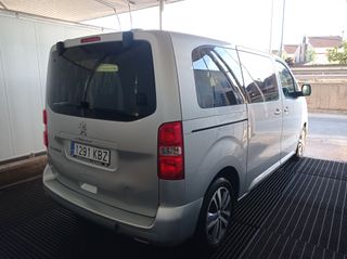 Peugeot Traveller HDIblue 1.5 120cv