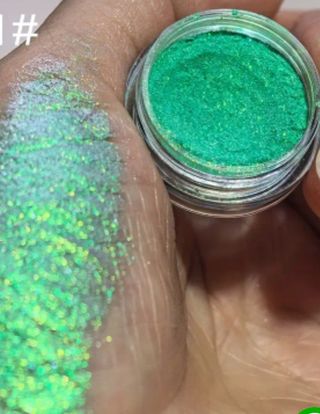 Sombra ojos verde brillante