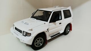 Mitsubishi Pajero Evolution Autoart 1/18
