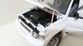 Mitsubishi Pajero Evolution Autoart 1/18