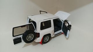 Mitsubishi Pajero Evolution Autoart 1/18