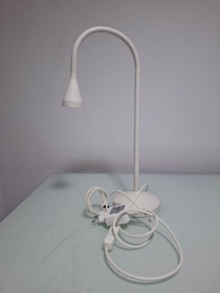Lámpara escritorio Ikea blanca
