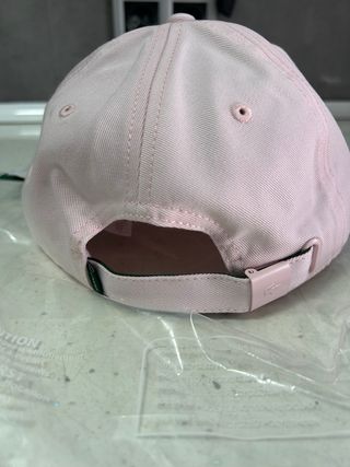 Gorro Lacoste rosa original nuevo