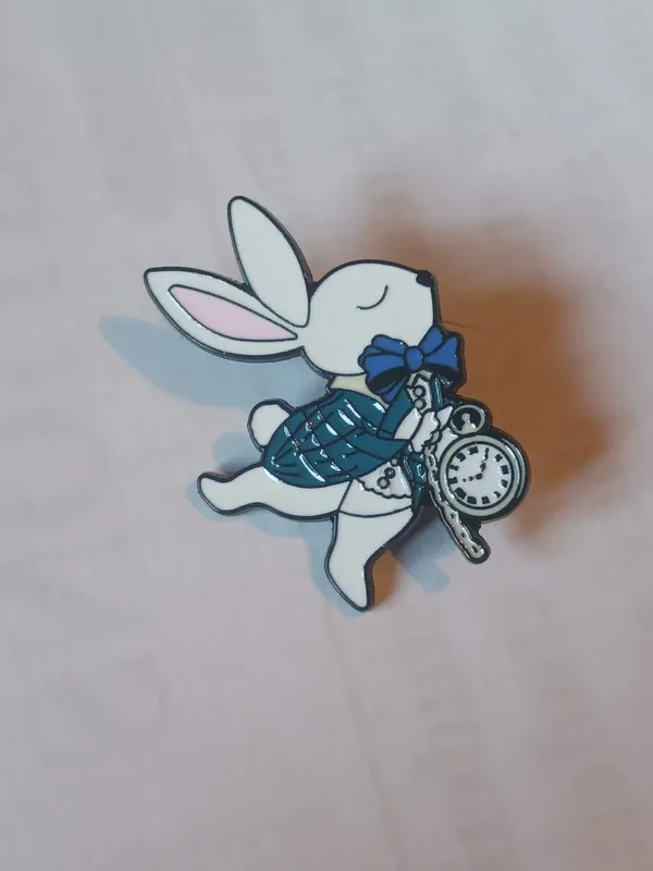 Pin do Coelho Branco [Alice in Wonderland]