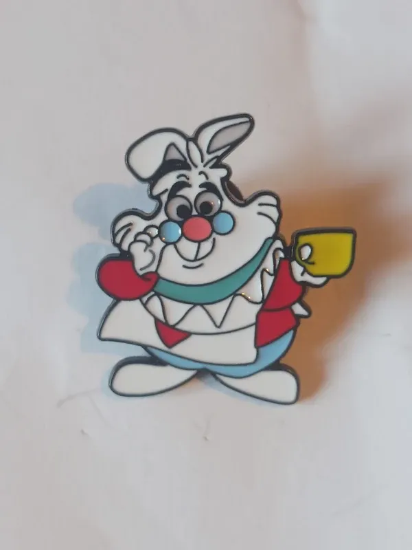 Pin do Coelho Branco [Alice in Wonderland]