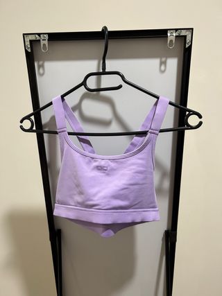 Top deportivo lila
