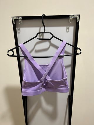 Top deportivo lila
