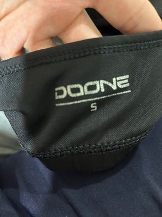 Top deportivo negro