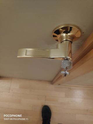 Manitas e instalador profesional de césped artific