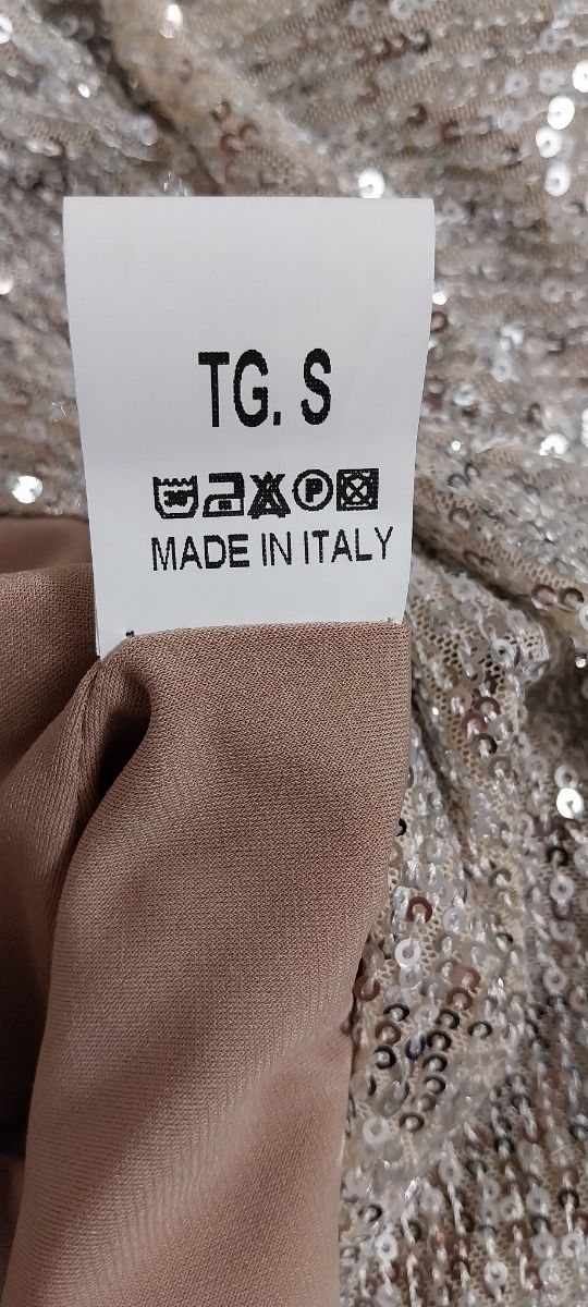 Blusa prata c/lantejoulas Eiki