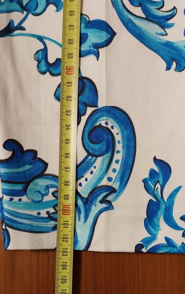 Calças Marciano azuis e brancas