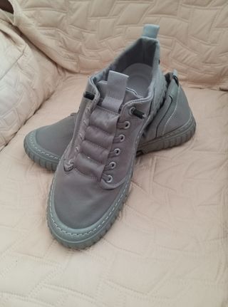Zapatillas grises casual