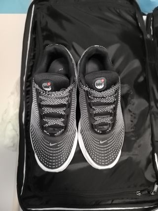 Nike Air Max DN - Scarpe Nere e Bianche