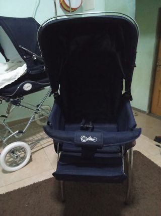 Coche bebé clásico negro en bien estado 
