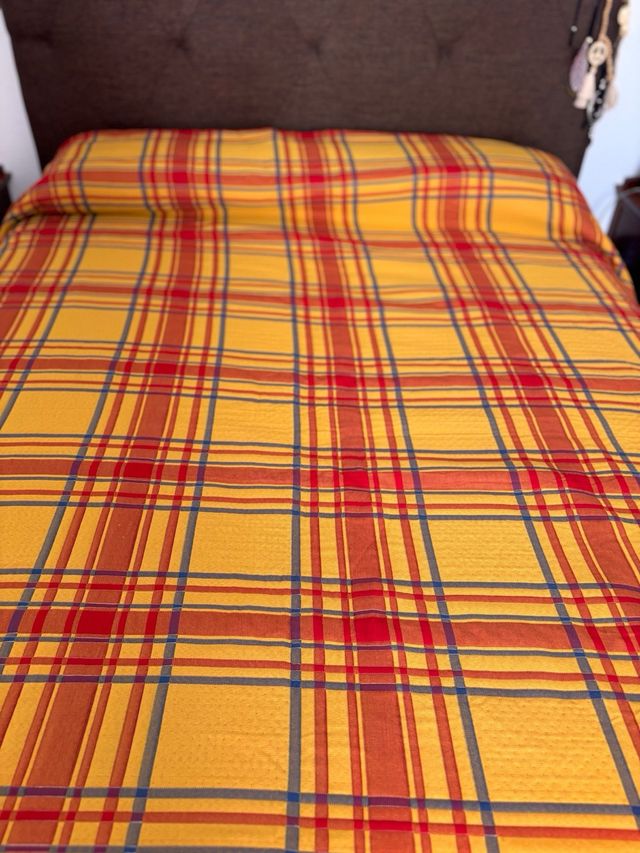 Colcha reversible azul-amarilla