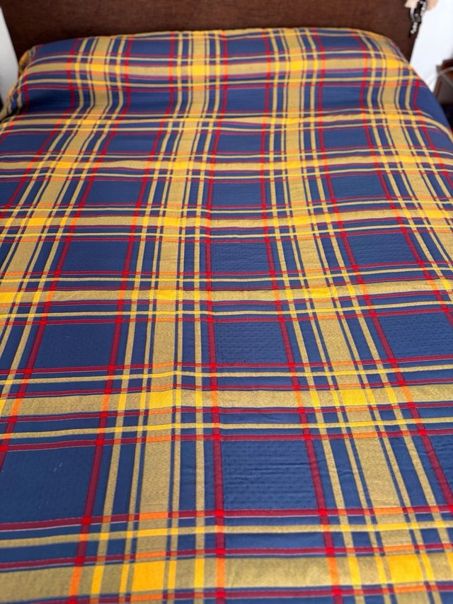 Colcha reversible azul-amarilla