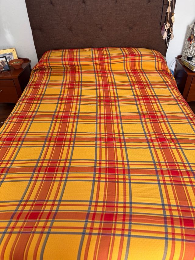 Colcha reversible azul-amarilla