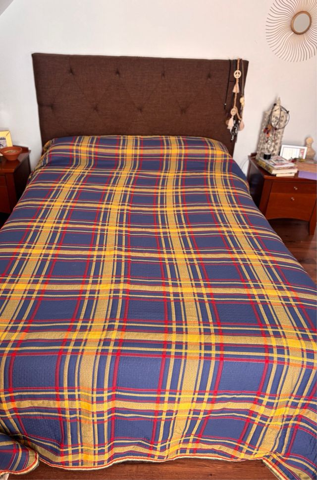 Colcha reversible azul-amarilla