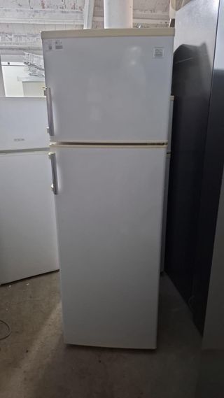 Nevera blanca - Refrigerador