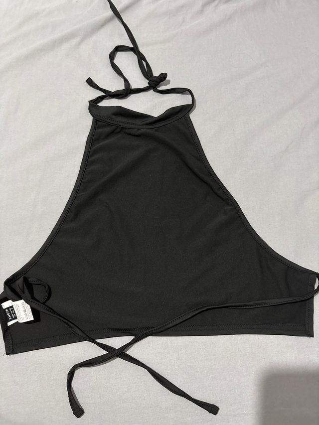 Top negro halter