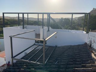 Cerramientos  estructural y panel sándwich 