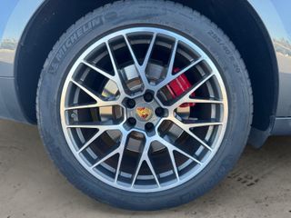 PORSCHE Macan Turbo